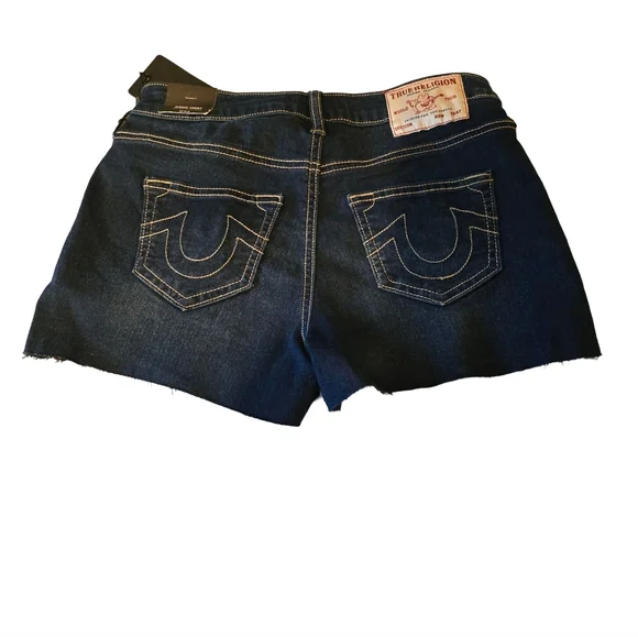 TRUE RELIGION NWT- JENNIE MID RISE RAW HEM SHORT SIZE 25